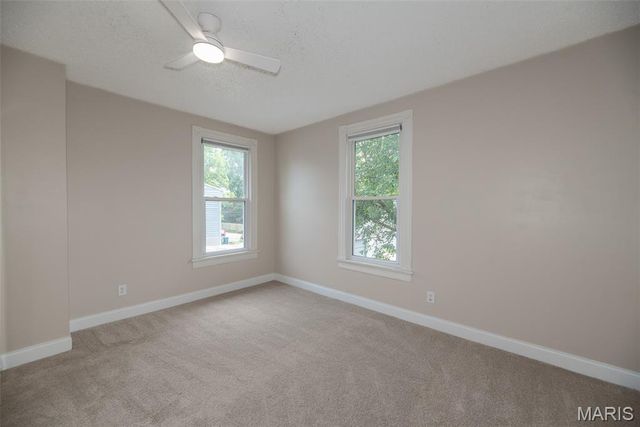 7438 Maple Avenue, Maplewood, MO 63143
