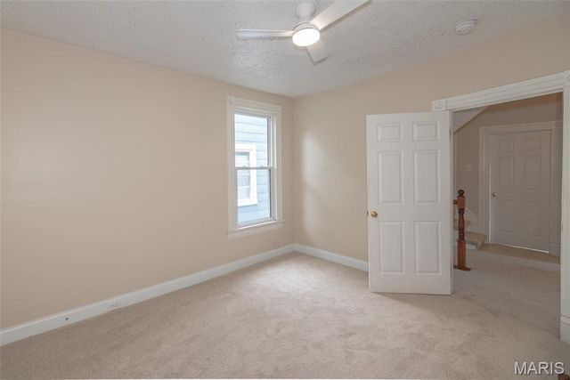 7438 Maple Avenue, Maplewood, MO 63143