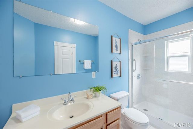 7438 Maple Avenue, Maplewood, MO 63143