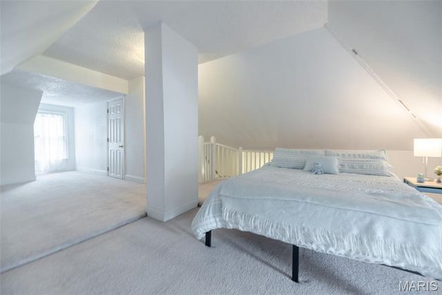 7438 Maple Avenue, Maplewood, MO 63143