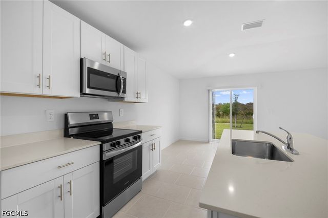 4087 lattuca LN, North Fort Myers, FL 33917