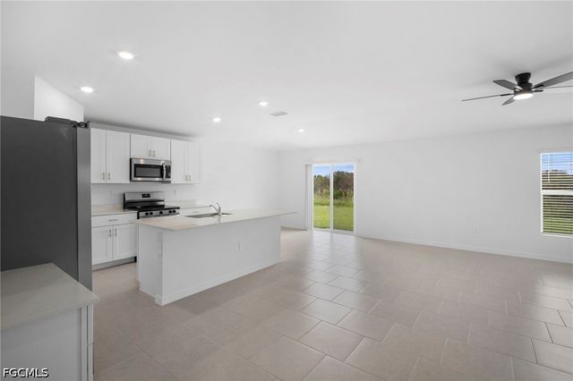 4087 lattuca LN, North Fort Myers, FL 33917