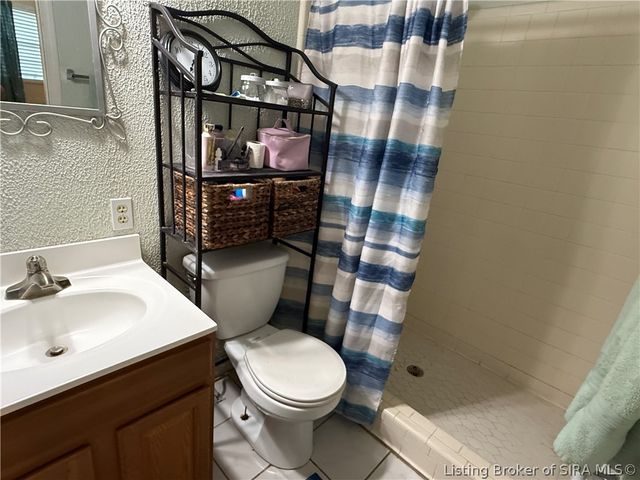 1018 Castlewood Drive, New Albany, IN 47150