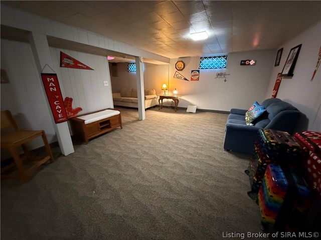 1018 Castlewood Drive, New Albany, IN 47150