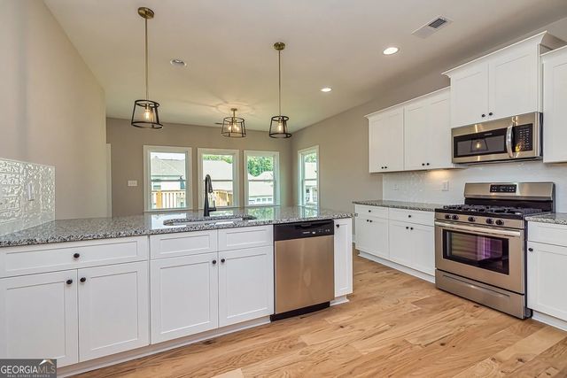 69 Oakhurst, Sharpsburg, GA 30277
