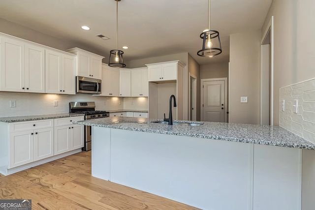 69 Oakhurst, Sharpsburg, GA 30277