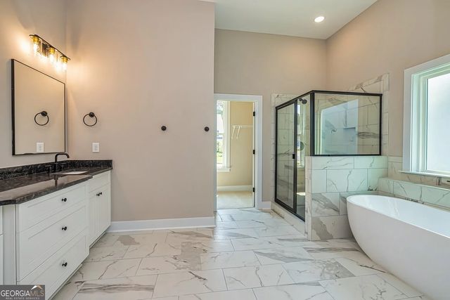 69 Oakhurst, Sharpsburg, GA 30277