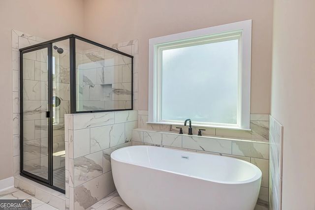 69 Oakhurst, Sharpsburg, GA 30277