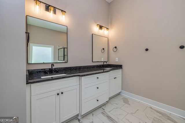 69 Oakhurst, Sharpsburg, GA 30277