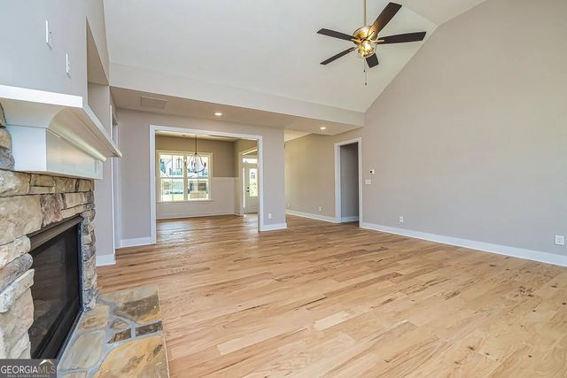 69 Oakhurst, Sharpsburg, GA 30277
