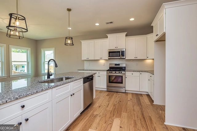 69 Oakhurst, Sharpsburg, GA 30277