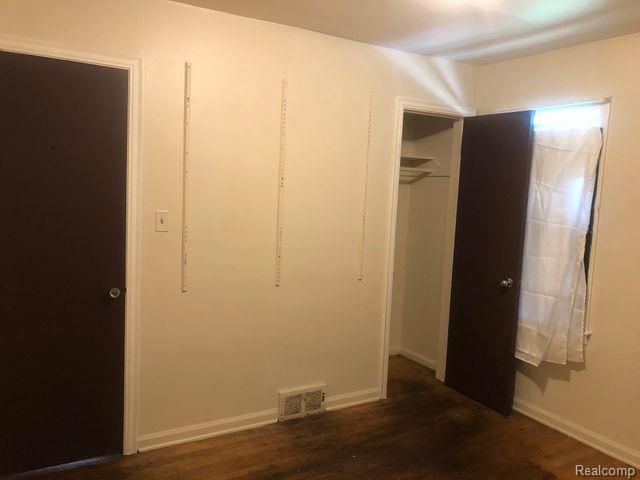 8620 PIERSON Street, Detroit, MI 48228