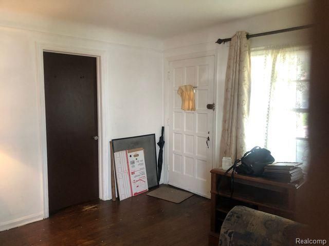 8620 PIERSON Street, Detroit, MI 48228