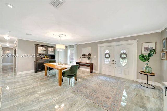 560 W Tropical Way, Plantation, FL 33317