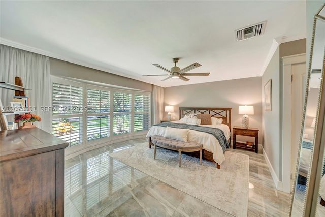 560 W Tropical Way, Plantation, FL 33317