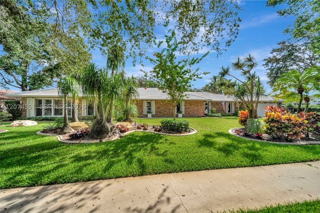 560 W Tropical Way, Plantation, FL 33317