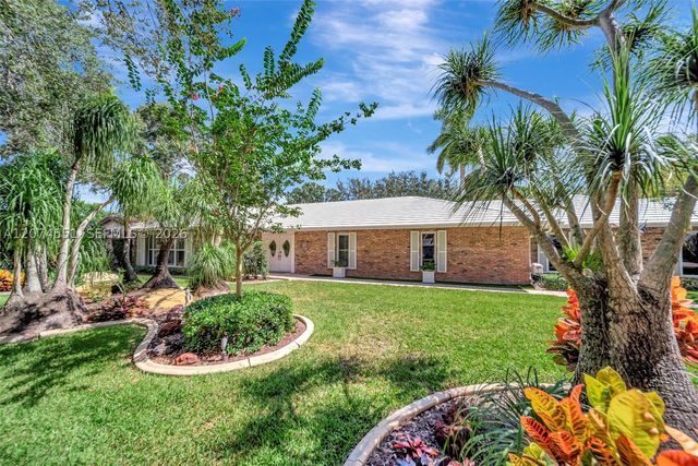 560 W Tropical Way, Plantation, FL 33317