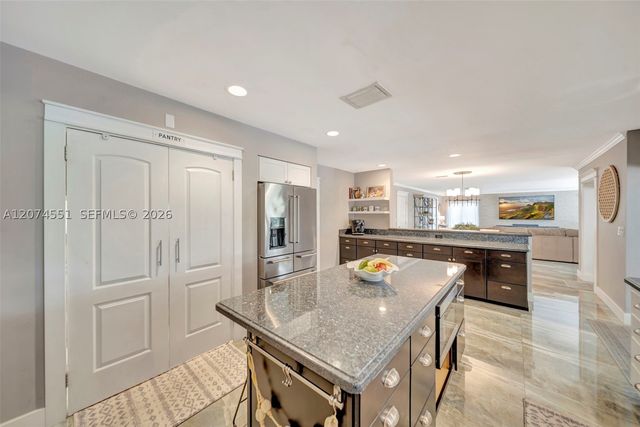 560 W Tropical Way, Plantation, FL 33317
