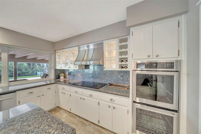 560 W Tropical Way, Plantation, FL 33317