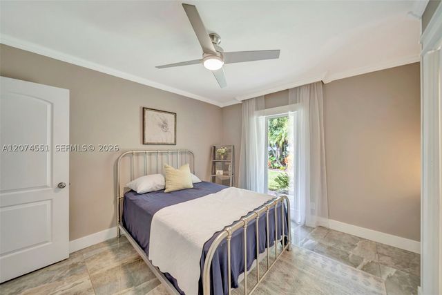 560 W Tropical Way, Plantation, FL 33317