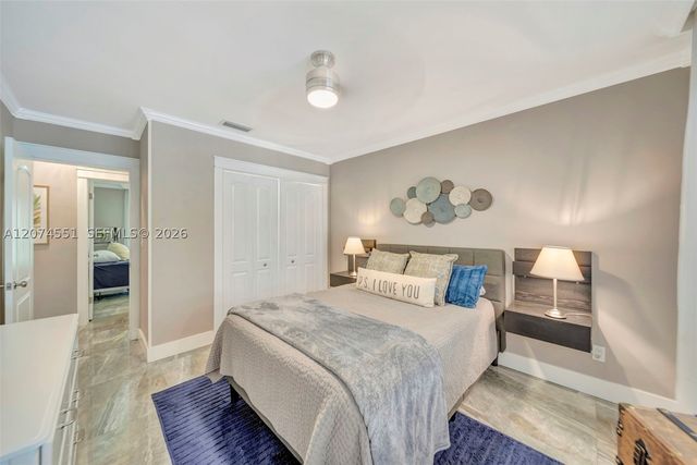 560 W Tropical Way, Plantation, FL 33317