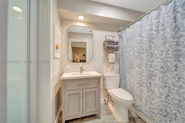 560 W Tropical Way, Plantation, FL 33317