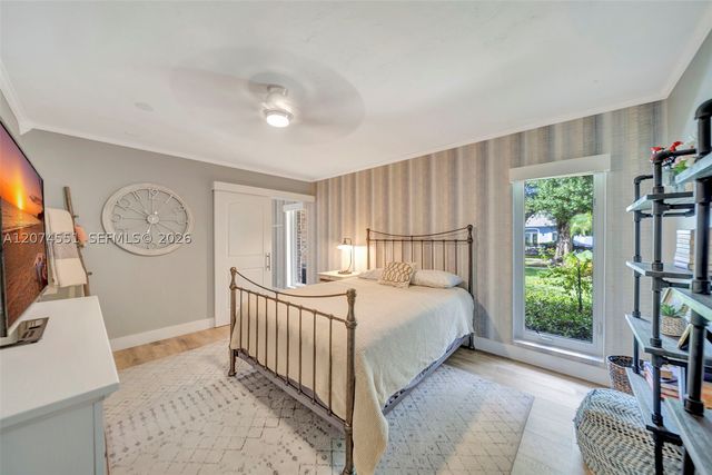 560 W Tropical Way, Plantation, FL 33317