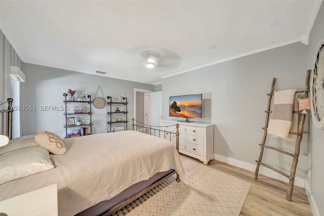 560 W Tropical Way, Plantation, FL 33317