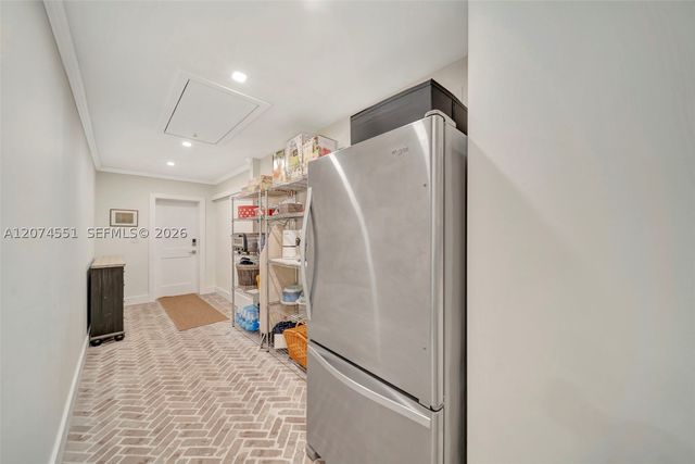 560 W Tropical Way, Plantation, FL 33317