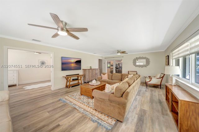 560 W Tropical Way, Plantation, FL 33317