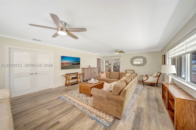 560 W Tropical Way, Plantation, FL 33317