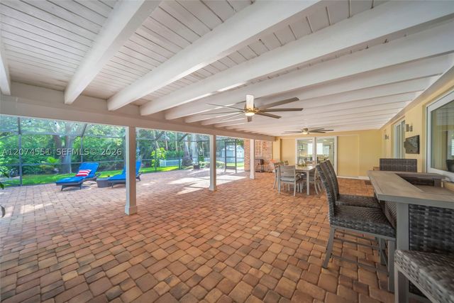 560 W Tropical Way, Plantation, FL 33317