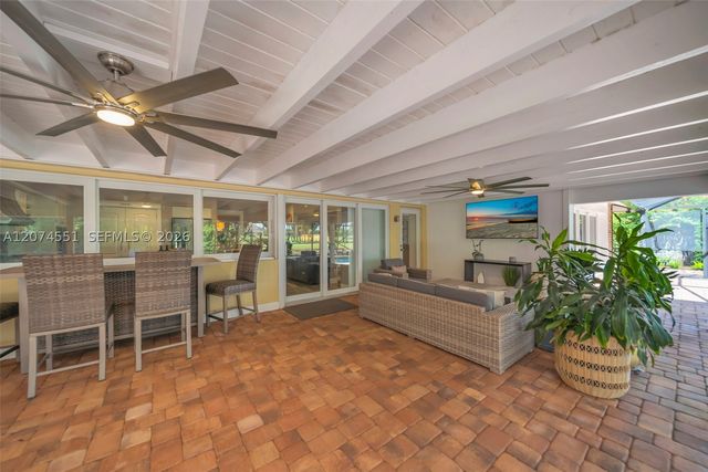560 W Tropical Way, Plantation, FL 33317