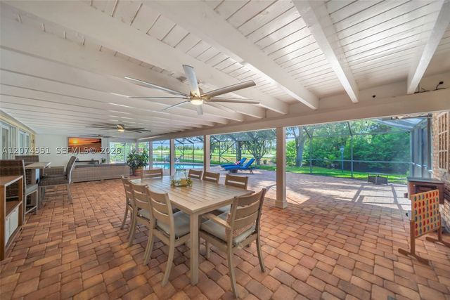 560 W Tropical Way, Plantation, FL 33317