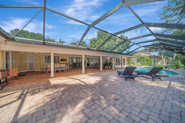 560 W Tropical Way, Plantation, FL 33317
