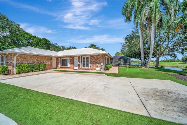 560 W Tropical Way, Plantation, FL 33317
