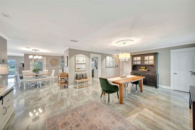 560 W Tropical Way, Plantation, FL 33317