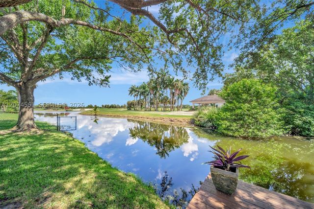 560 W Tropical Way, Plantation, FL 33317