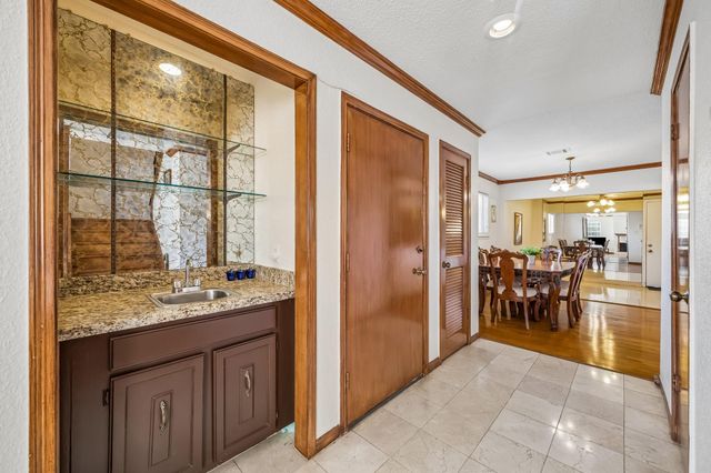 2515 Bering Drive 1, Houston, TX 77057