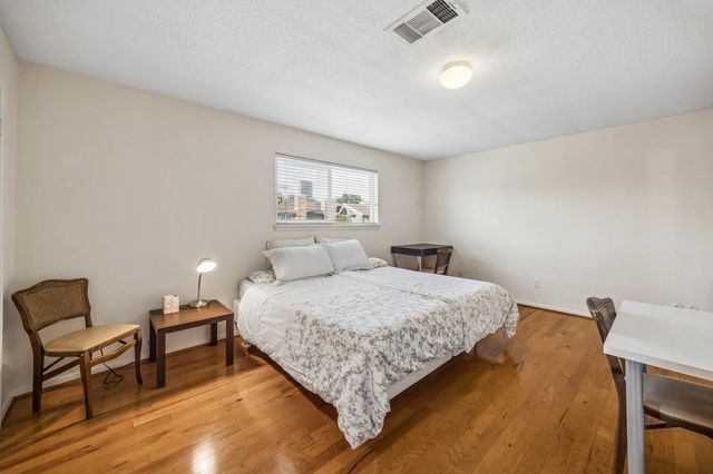 2515 Bering Drive 1, Houston, TX 77057