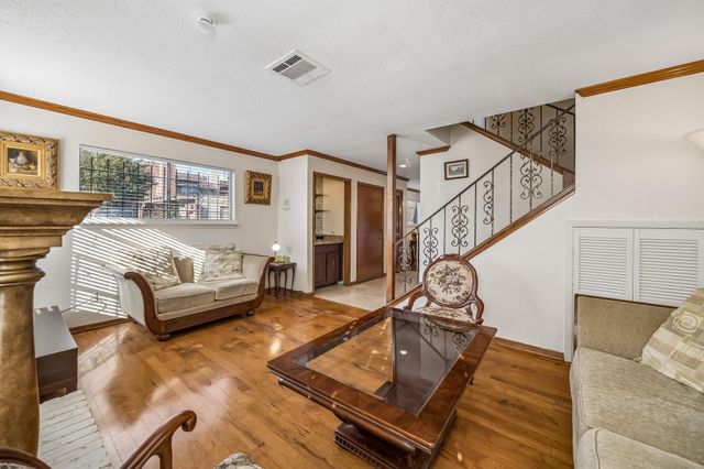 2515 Bering Drive 1, Houston, TX 77057