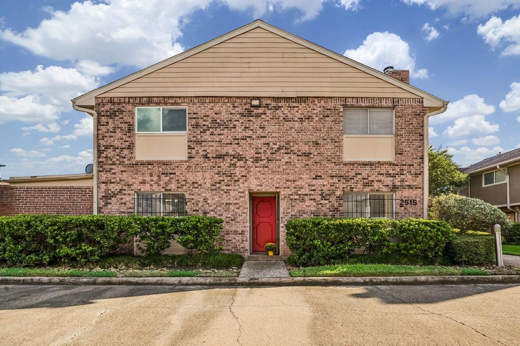 2515 Bering Drive 1, Houston, TX 77057