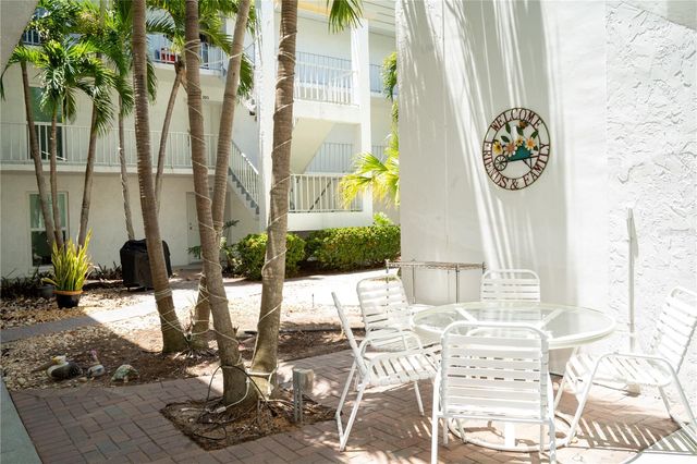 661 POINSETTIA AVENUE 108, Clearwater Beach, FL 33767