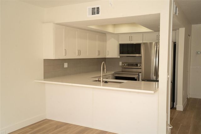 661 POINSETTIA AVENUE 108, Clearwater Beach, FL 33767