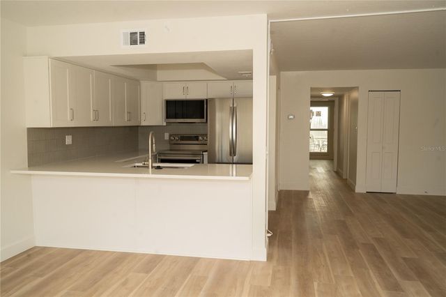 661 POINSETTIA AVENUE 108, Clearwater Beach, FL 33767