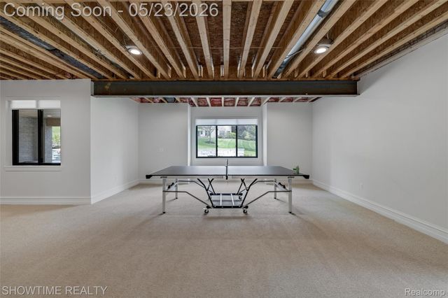 4805 Woodland Hills Drive, Oakland Charter Township, MI 48306
