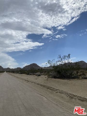 6700 California Avenue, Joshua Tree, CA 92252