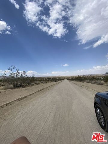 6700 California Avenue, Joshua Tree, CA 92252