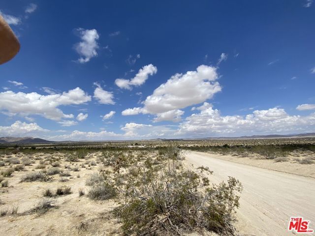 6700 California Avenue, Joshua Tree, CA 92252