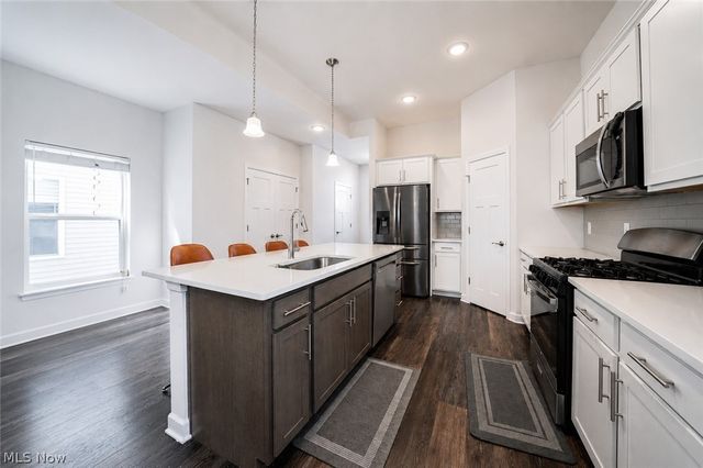 12101 Wade Park Avenue, Cleveland, OH 44106